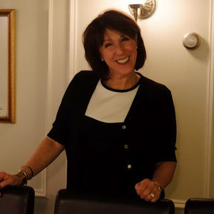 Meet your Posher, Cynthia